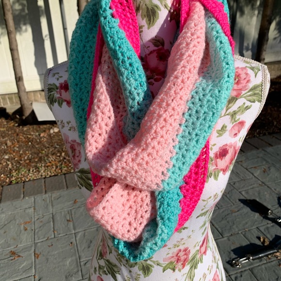 Hand made scarf - Picture 4 of 6